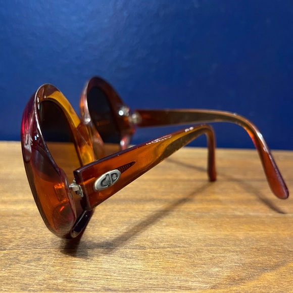 Vintage Oversized Sunglasses - Picture 9 of 11